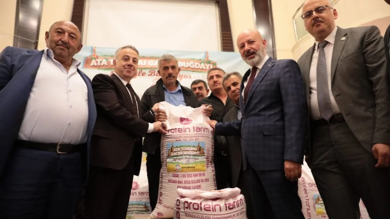 Kayseri Kocasinan'dan ata tohumu dağıtımı -