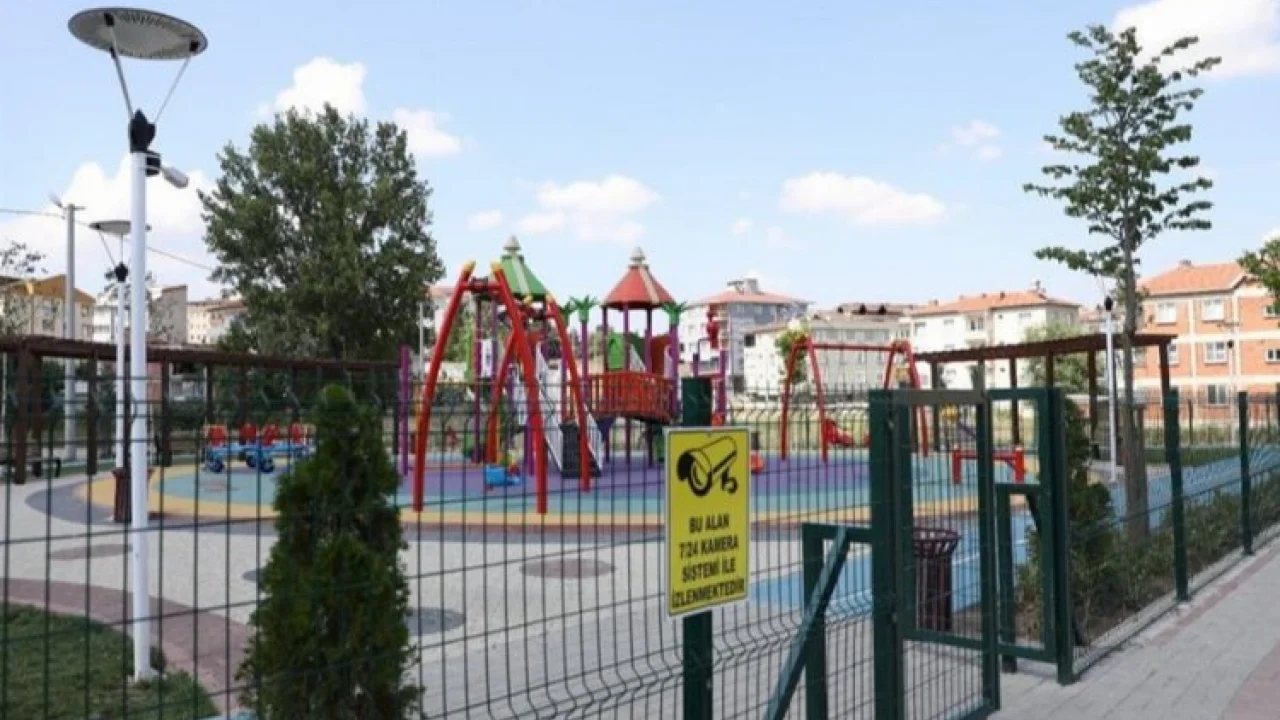Bursa İnegöl’de parklar gözetim altında -