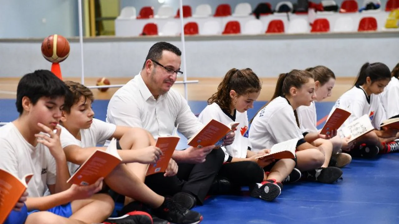 Bursa Mustafakemalpaşa'da önce kitap, sonra spor -