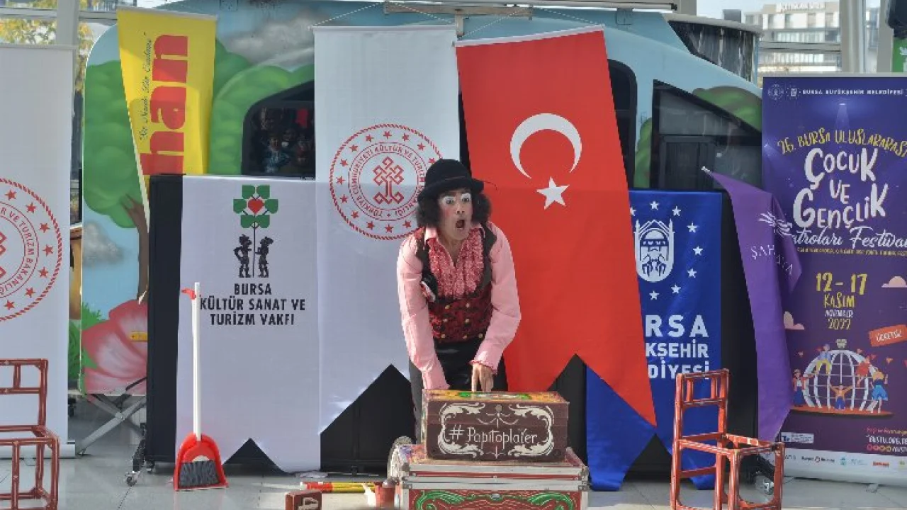 Bursa'nın her köşesinde tiyatro -