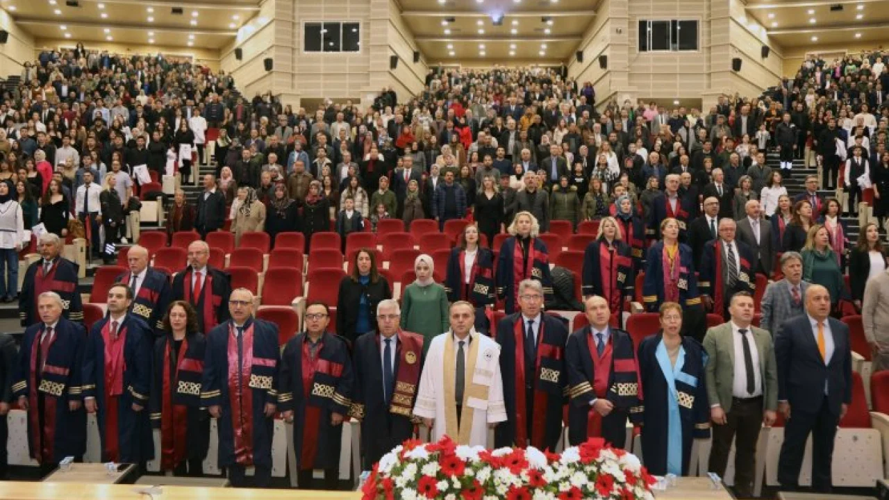 ERÜ’de 375 öğrenci önlük giydi -
