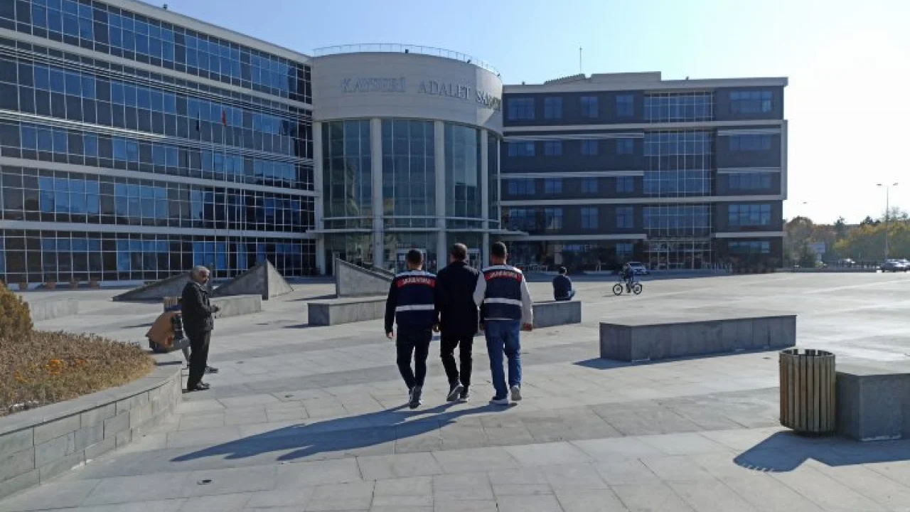 Firari savcı Kayseri'de yakalandı -