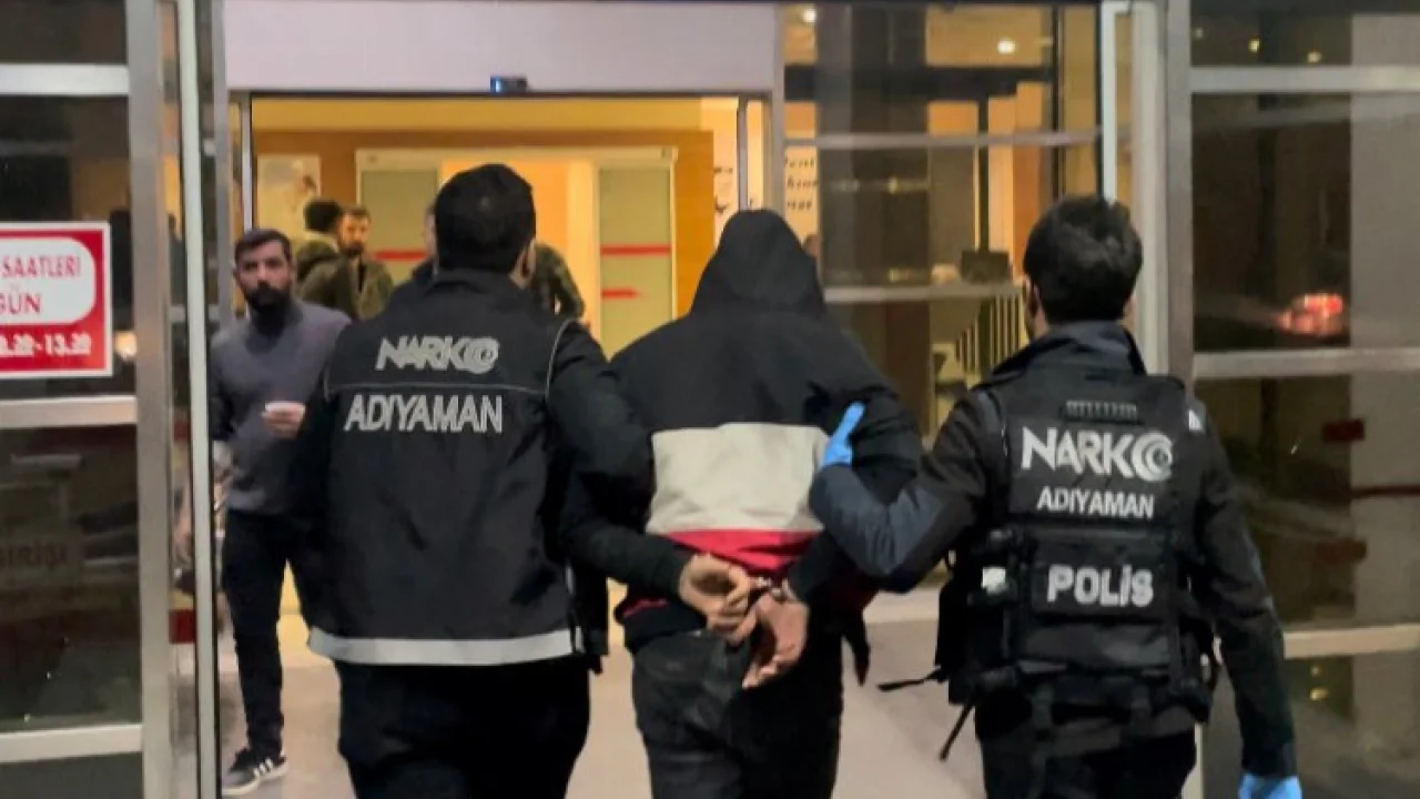 Adıyaman'da 'dur' ihtarına uymayan araçtan uyuşturucu çıktı -