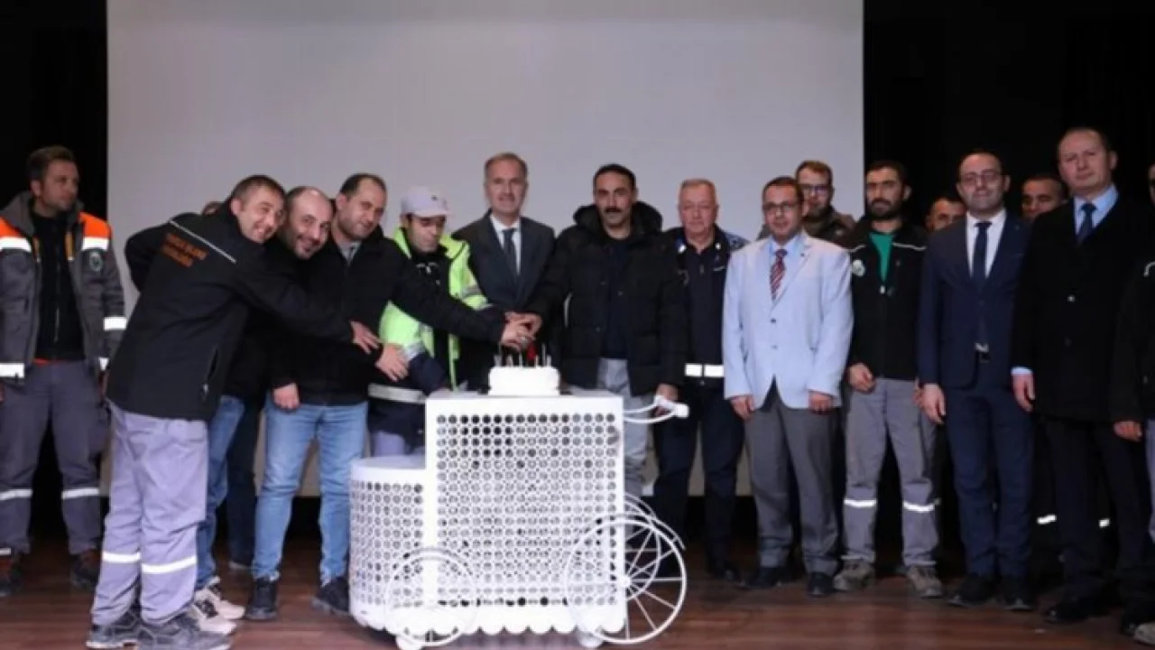 Bursa İnegöl Belediyesi'nden personeline doğum günü -