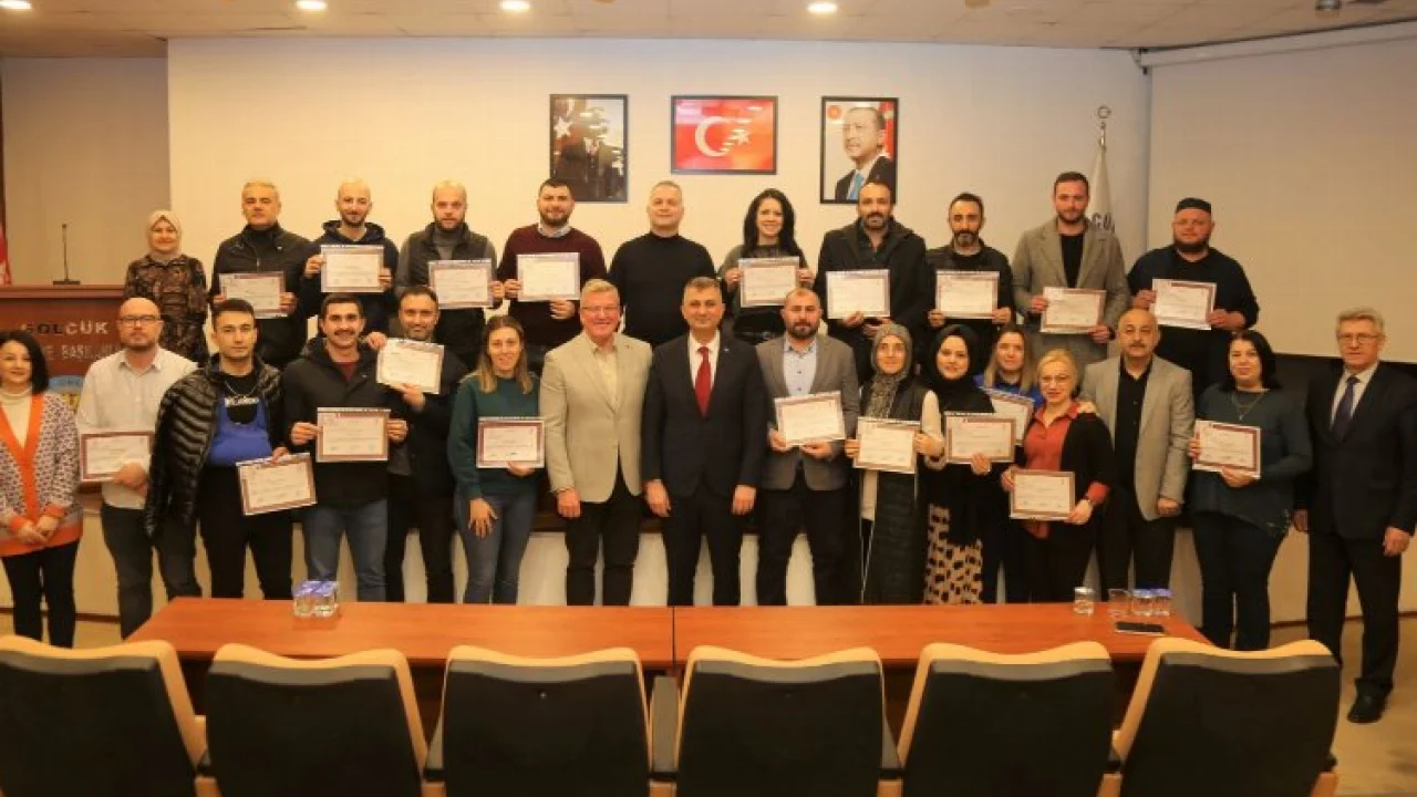 Gölcük Belediyesi'nin 'ilk yardım'cıları sertifikalandı -