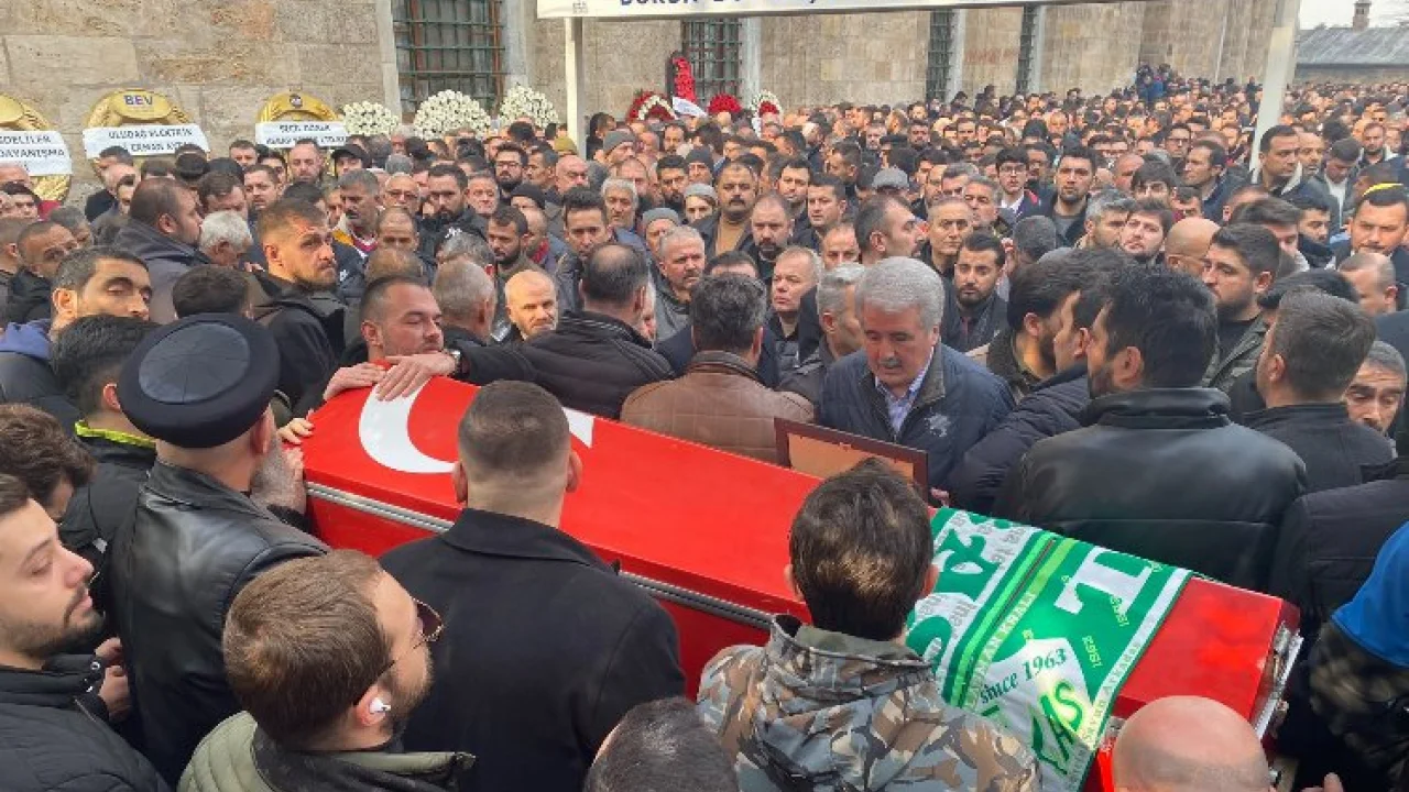 Sinan Ateş toprağa verildi -