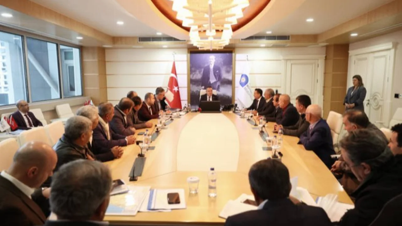 Başkan Böcek muhtarların sorunlarını dinledi -