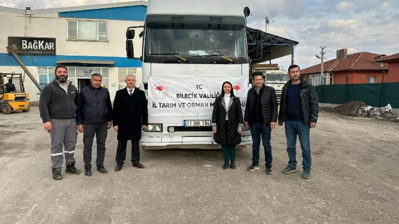 Bilecik’ten deprem bölgesine 7 TIR yem desteği -