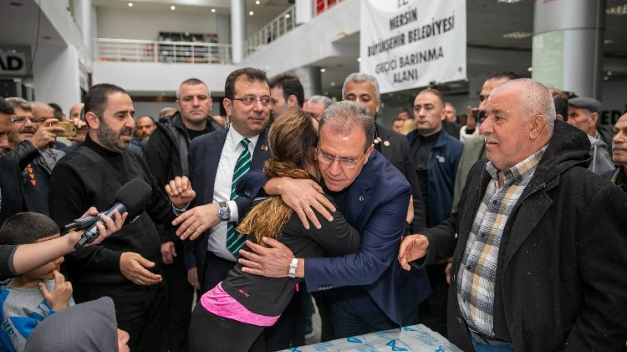 İmamoğlu ve Seçer, depremzedeleri dinledi -
