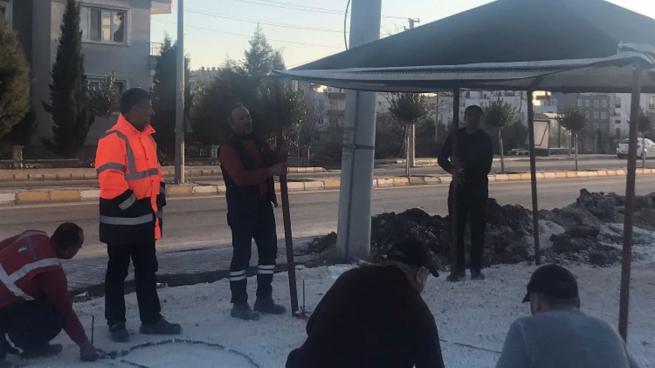 İzmit Belediyesi'nden Adıyaman'a kıl çadır -