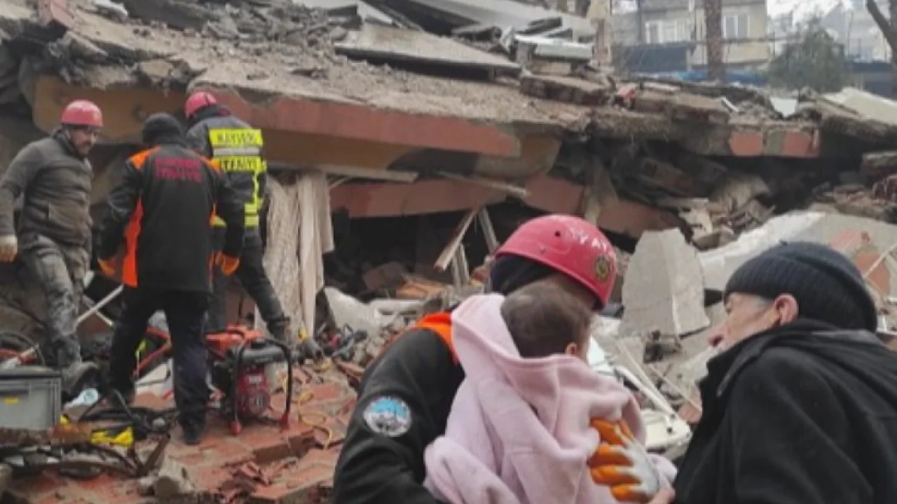 Kayseri Büyükşehir deprem bölgesinde yara sarıyor -