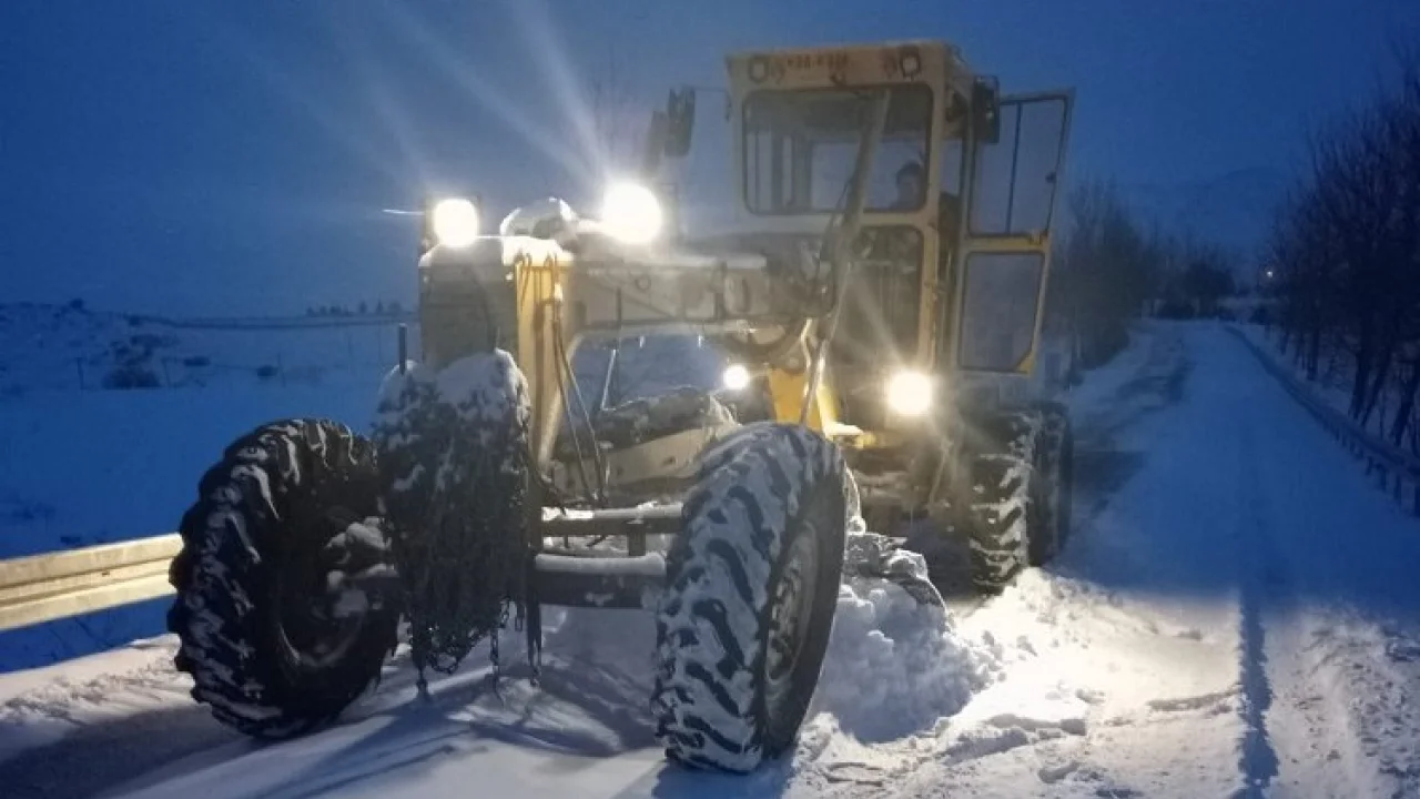 Kayseri'de kapanan yollar açılıyor -