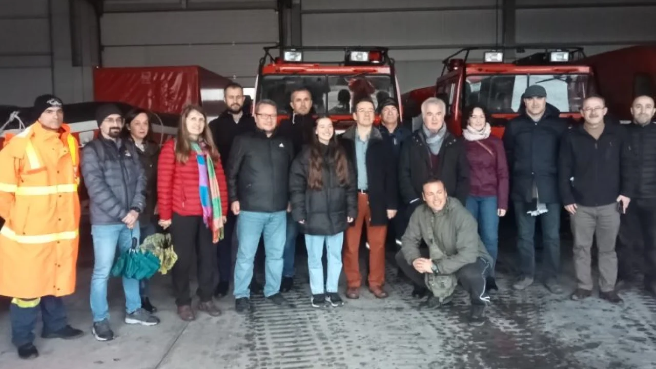 Kocaeli itfaiyesi 'Afetlere Hazırız'la Yunanistan'da -