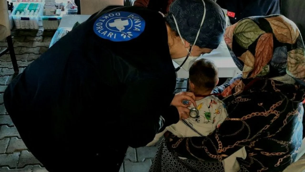 Dünya Doktorları binlerce kişiye şifa oluyor -