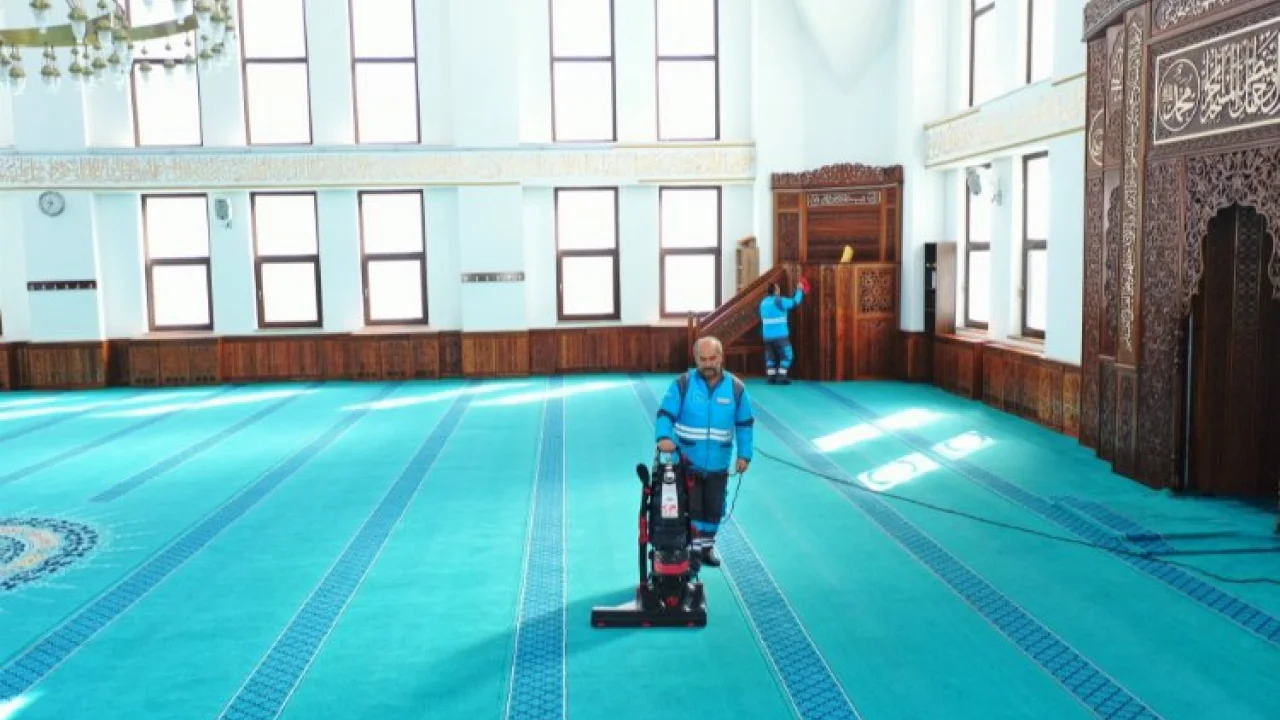 Kayseri Kocasinan'da camiler gül kokuyor -