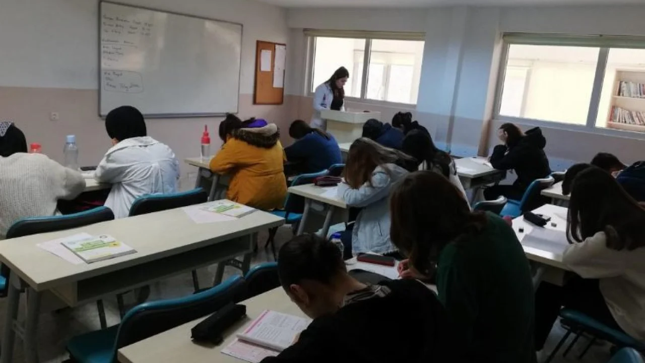 Manisa'da eğitime Büyükşehir desteği -
