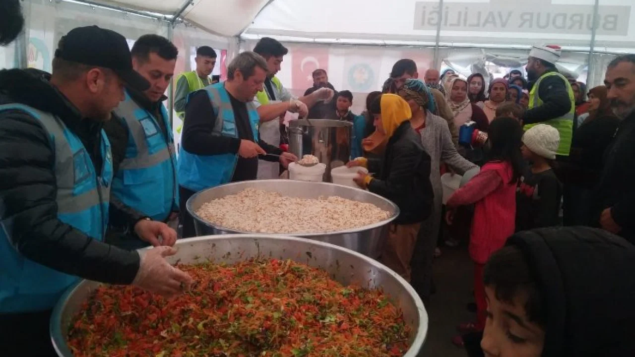 Manisa gönüllerde de, iftar ve sahurda da beraber -