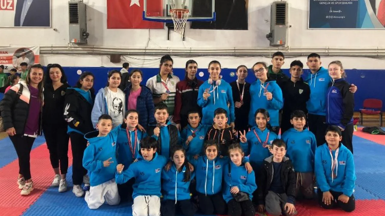 Manisalı karateciler 18 madalya kazandı -
