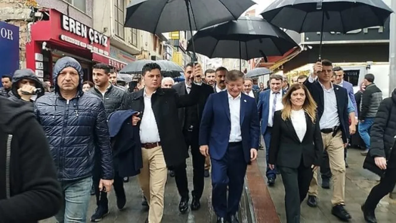 Davutoğlu Gebze'de esnafları ziyaret etti