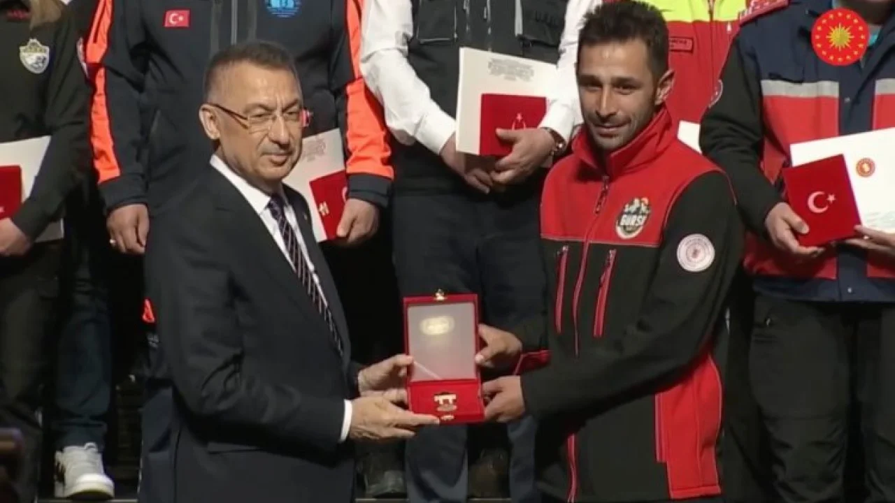 GÜRAK ekibine 'fedakârlık' madalyası -