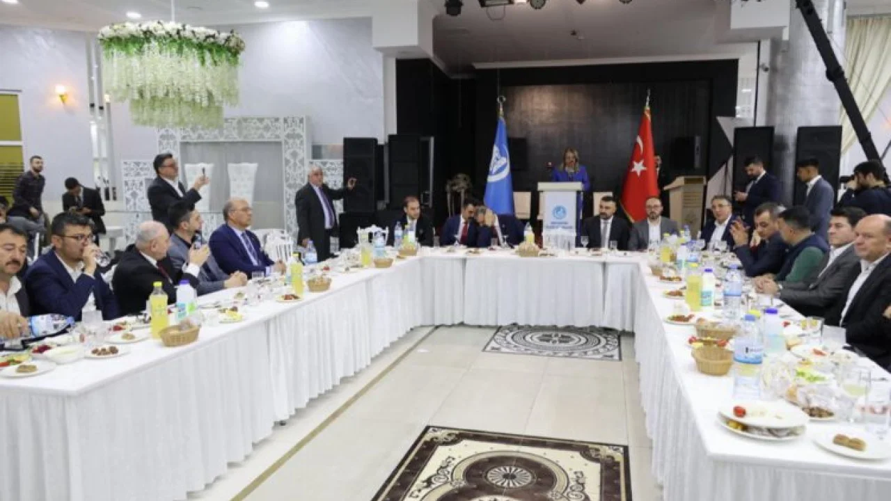 Mehmet Savran Ülkü Ocakları'nın iftarına katıldı -