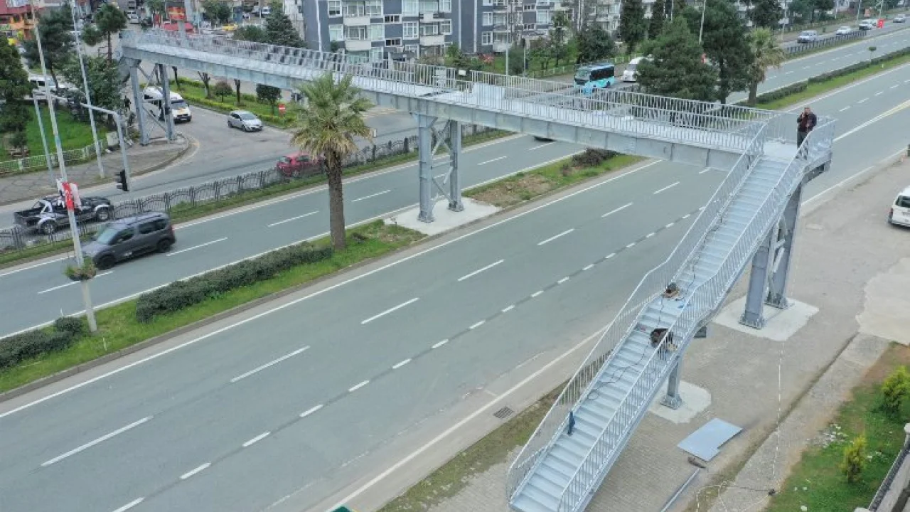 Rize'de otogar kavşağına yeni üst geçit -