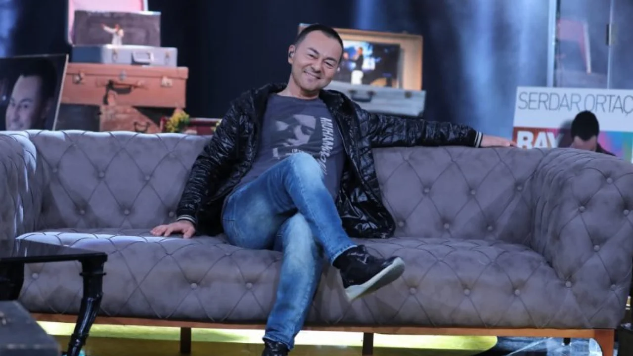 Serdar Ortaç'tan zamana 'akustik' yolculuk -