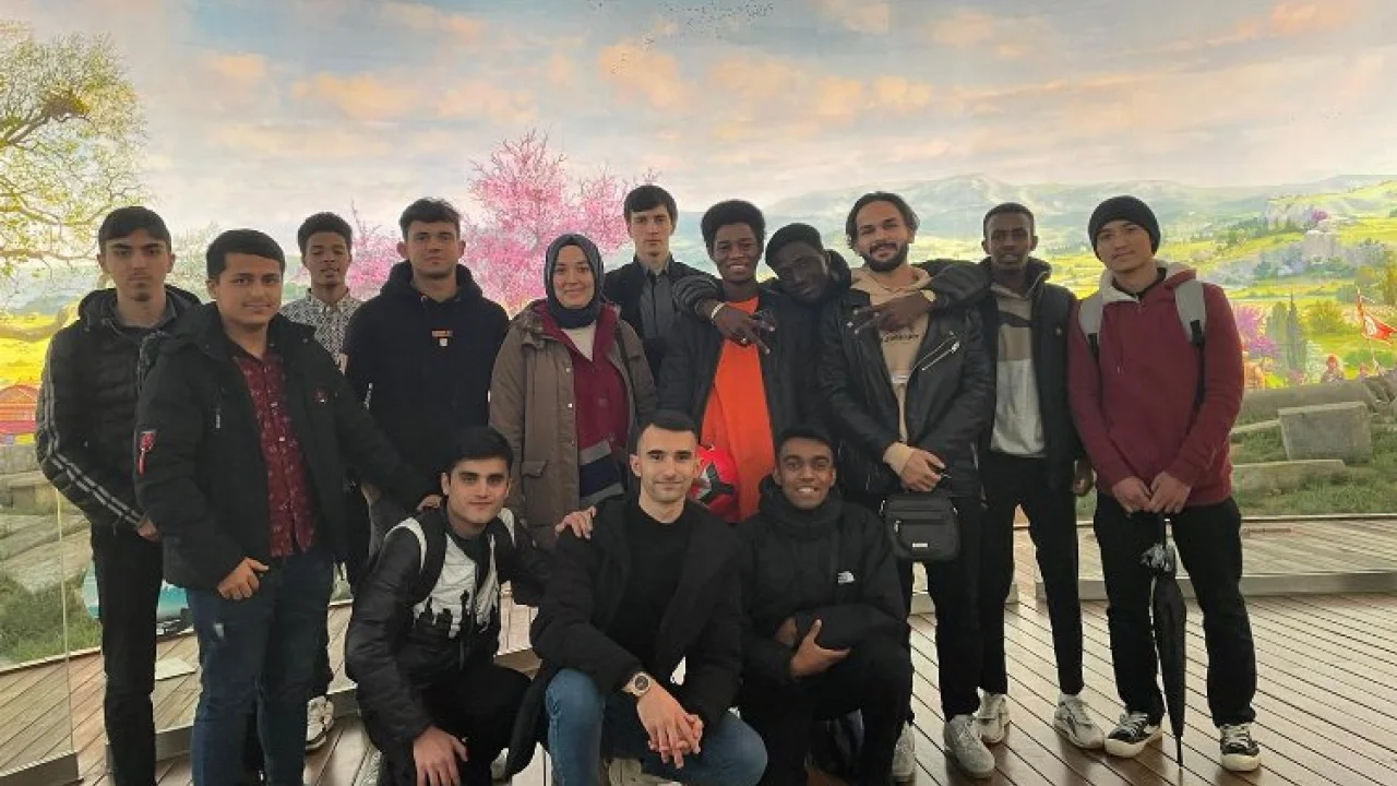 TÖMER öğrencileri Bursa’nın tarihi yerlerini gezdi -