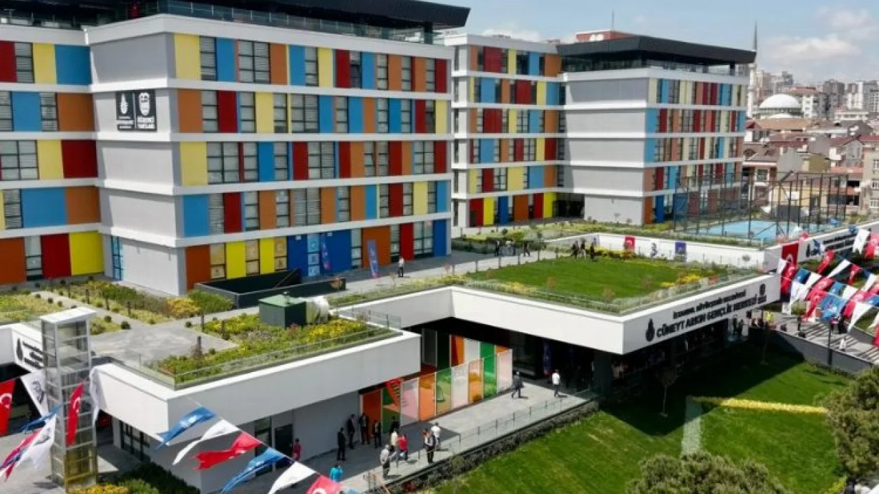 Cüneyt Arkın ismi gençlik kompleksinde yaşayacak -