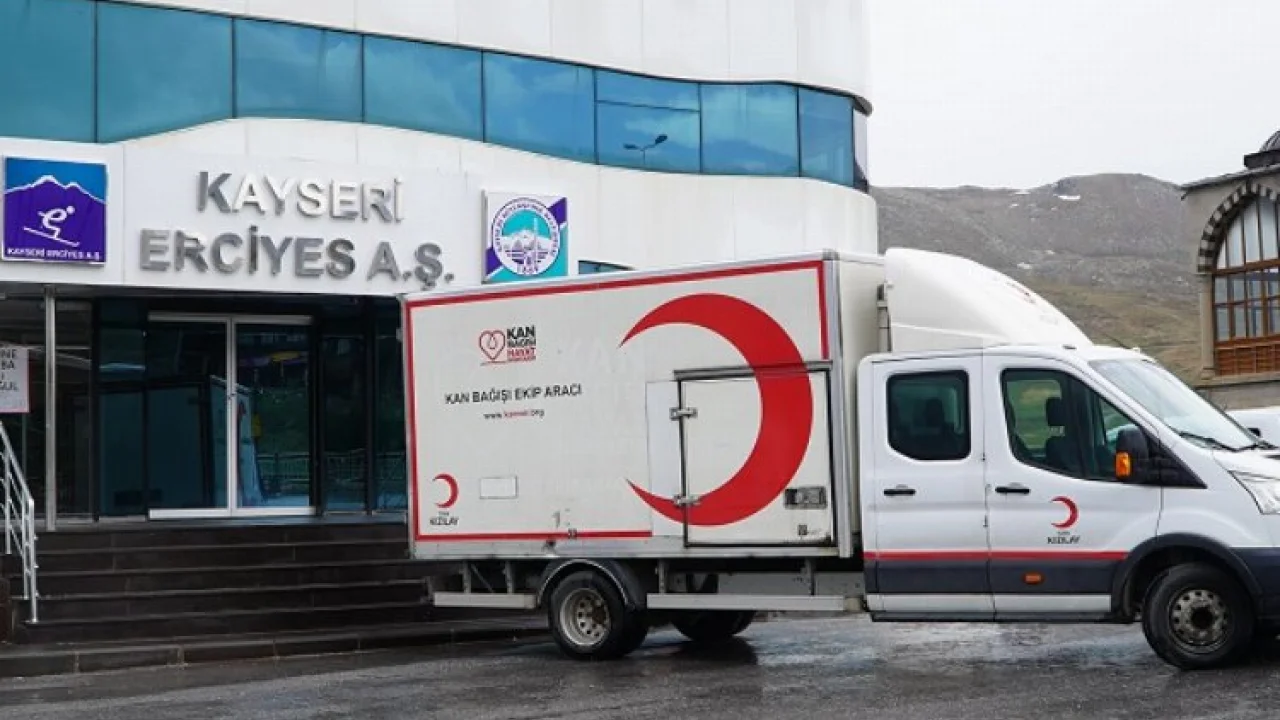 Erciyes AŞ personelinden Kızılay’a kan bağışı -