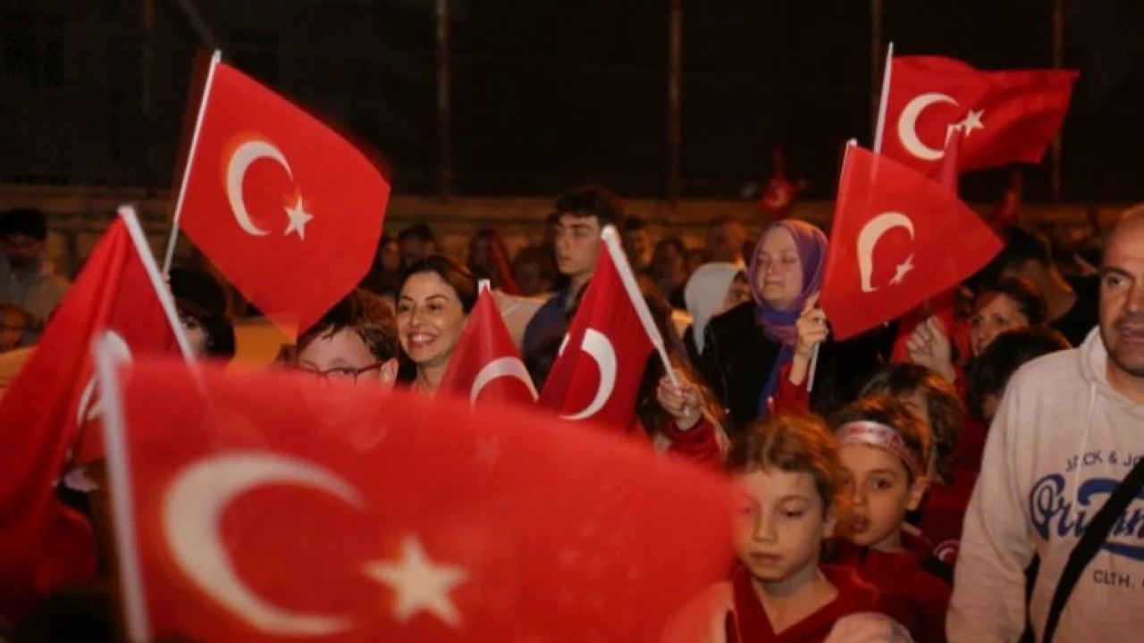 Kocaeli Gölcük'te 19 Mayıs'a coşkulu kutlama -