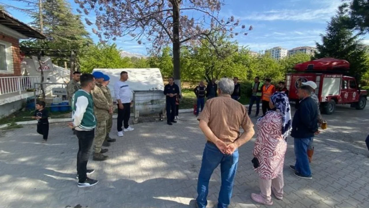 Malatya İtfaiyesi konteyner kentlerde yaşayanları uyardı -