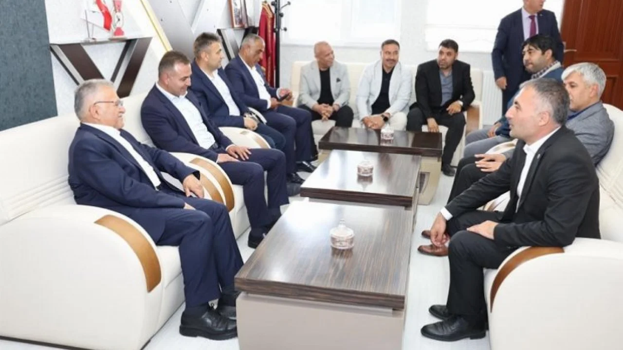 Memduh Büyükkılıç'tan Sarız'a ziyaret -
