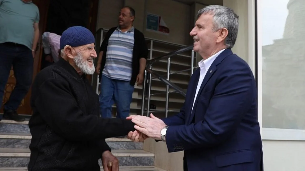 Tahir Akyürek'ten teşekkür ziyareti -