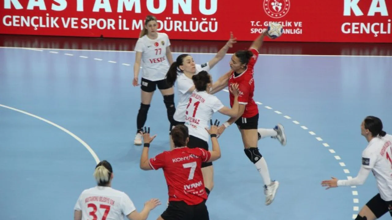 Kadınlar Süper Lig'de Kastamonu Belediyesi öne geçti -