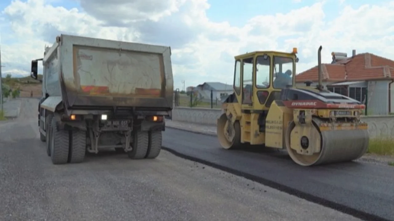 Kayseri Melikgazi'de 6 sokağa asfalt -