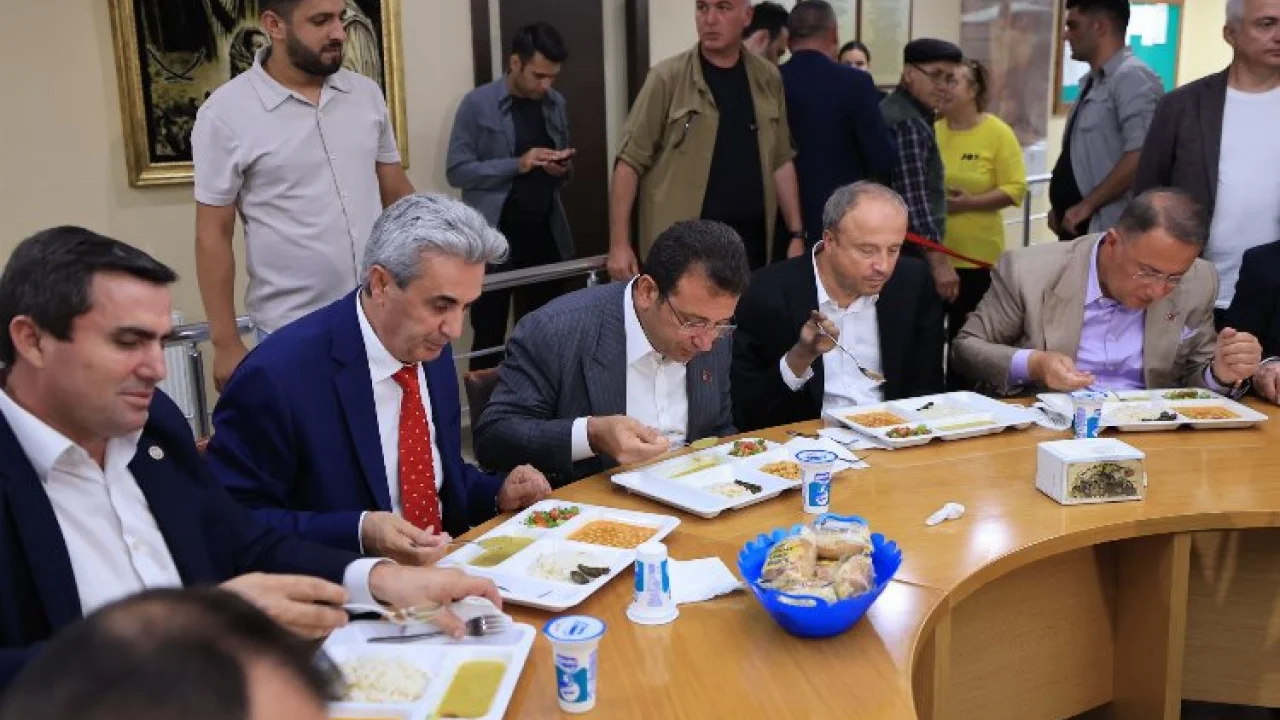 Başkan İmamoğlu, Firuzköy Cemevi'nde canlarla buluştu -