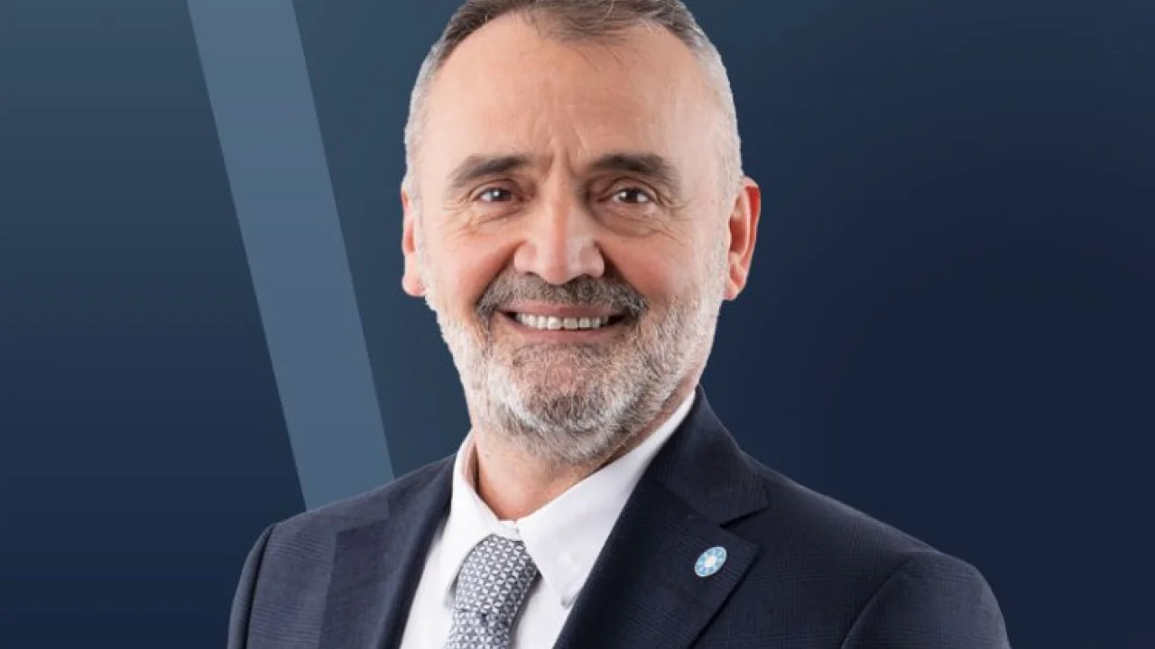 İYİ Partili Milletvekili Akalın, Bakan Özhaseki'ye 'kamu binalarını' sordu -