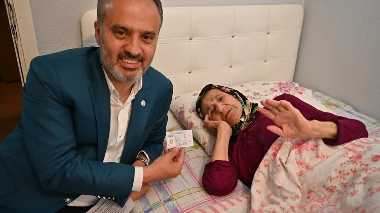 Asırlık çınardan hayır duası -