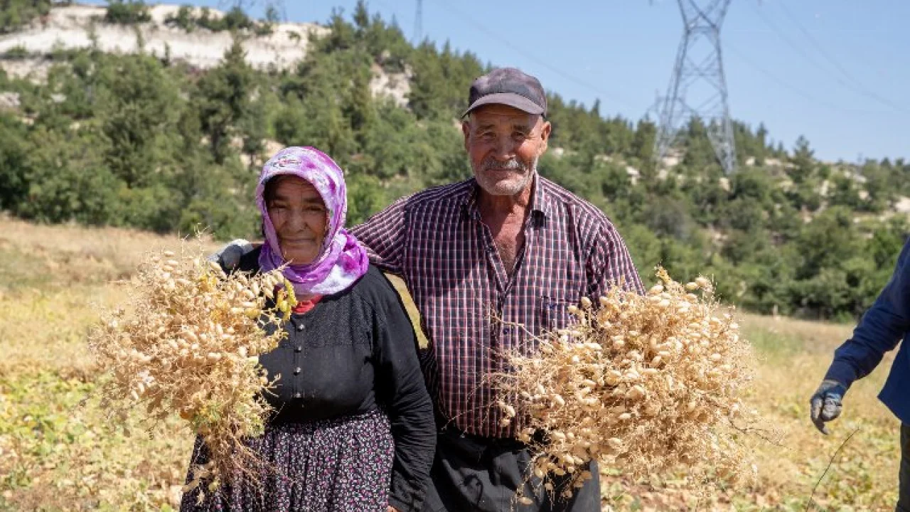 Büyükşehir'den toprağa bereket desteği -