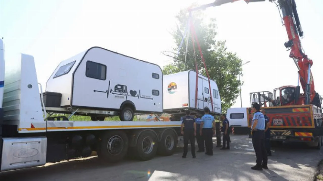 Karavan çekiciler iş başında! Bedava tatile belediyeden geçit yok -