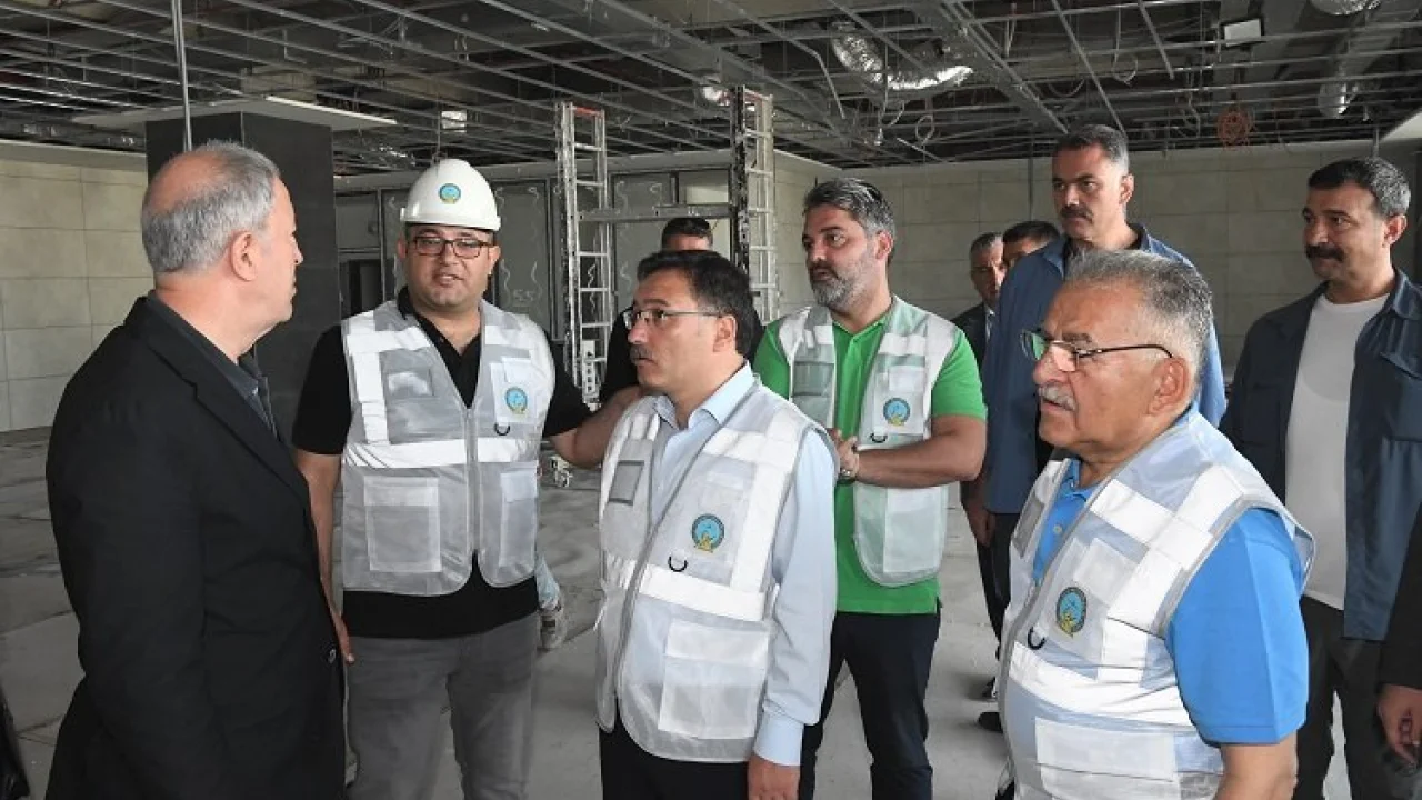 Kayseri protokolünden havaalanı mesaisi -
