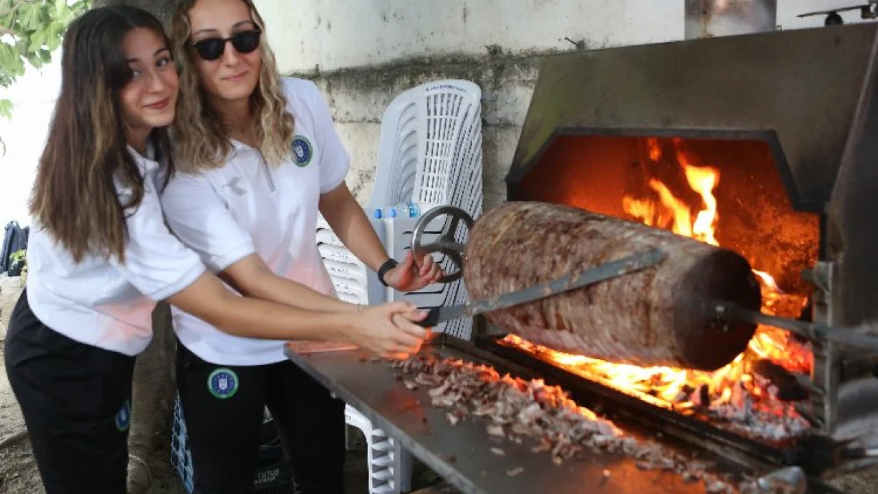 Poyrazın Kızları'na 'cag kebap' dopingi -