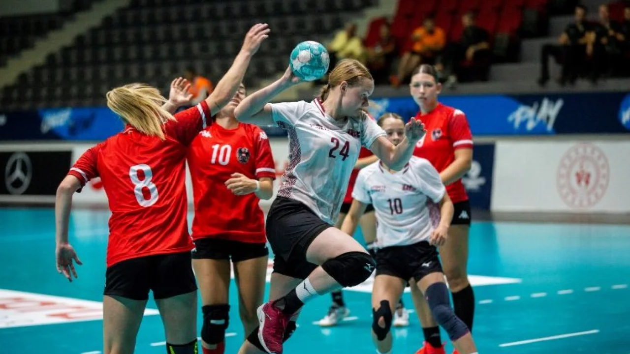 U17 Kızlar Avrupa Şampiyonası'na üstün başladı -
