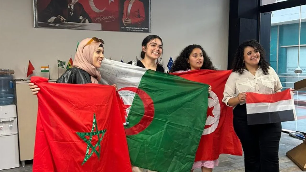 8 ülkeden gençler Uluslararası Kültür Gecesi'nde buluştu -