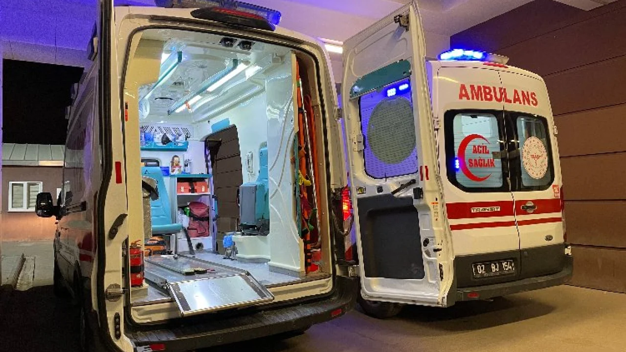 Adıyaman’da otomobil şarampole yuvarlandı: 1 ağır yaralı -