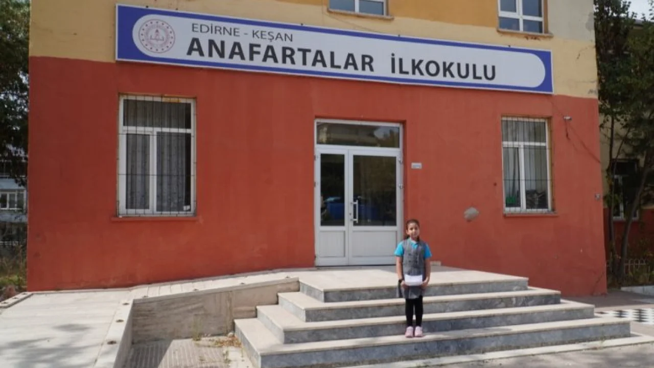 Eylül, okulunu istiyor! -