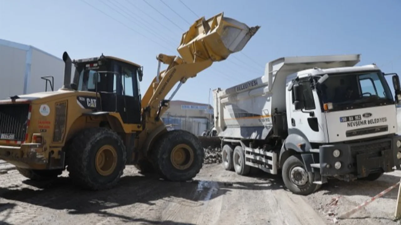 Nevşehir Sanayi Bölgesi'nde asfalt çalışması -
