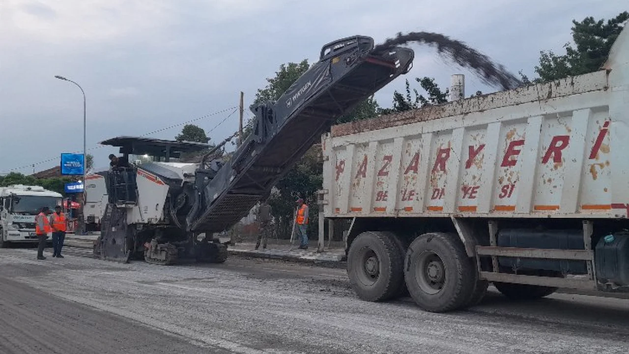 Pazaryeri caddelerine 'trimer'li makyaj -