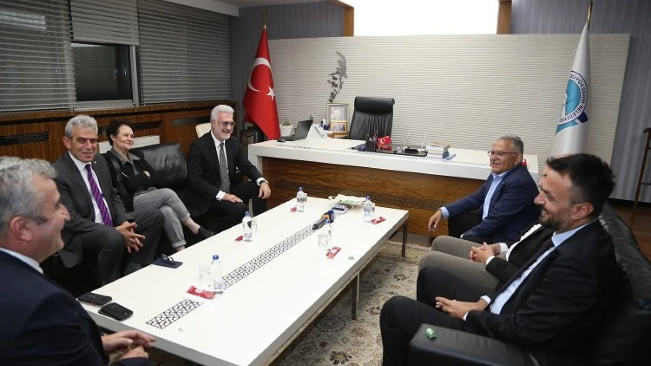 Tamer Karadağlı'dan Başkan Büyükkılıç'a ziyaret -